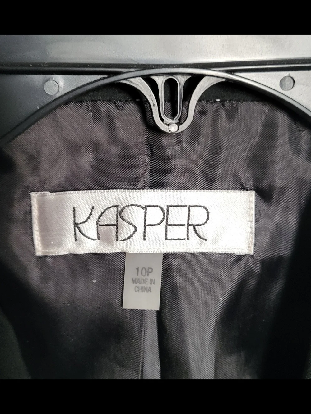 Kasper this black